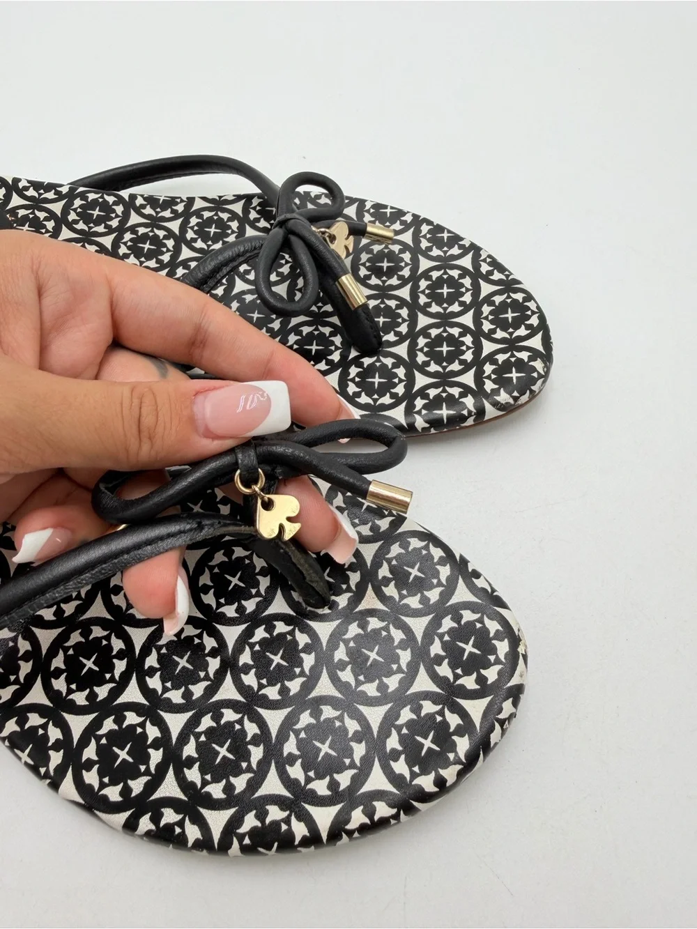 Kate Spade Mystic Bow Slippers Flip Flops. Women's Size 8